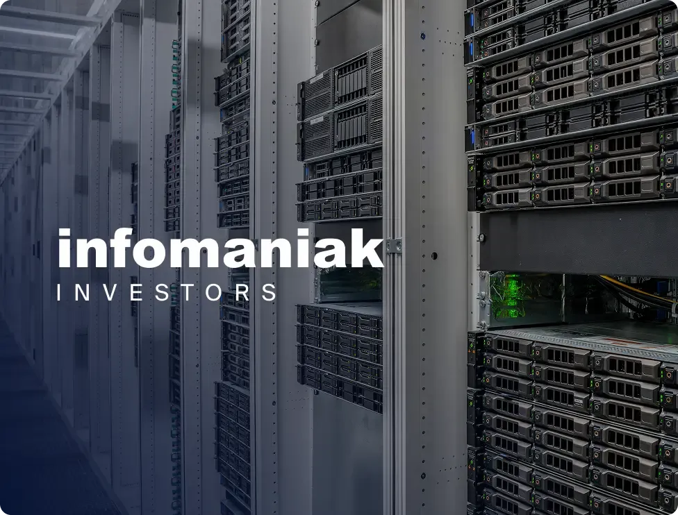 Foto del data center con gli investitori